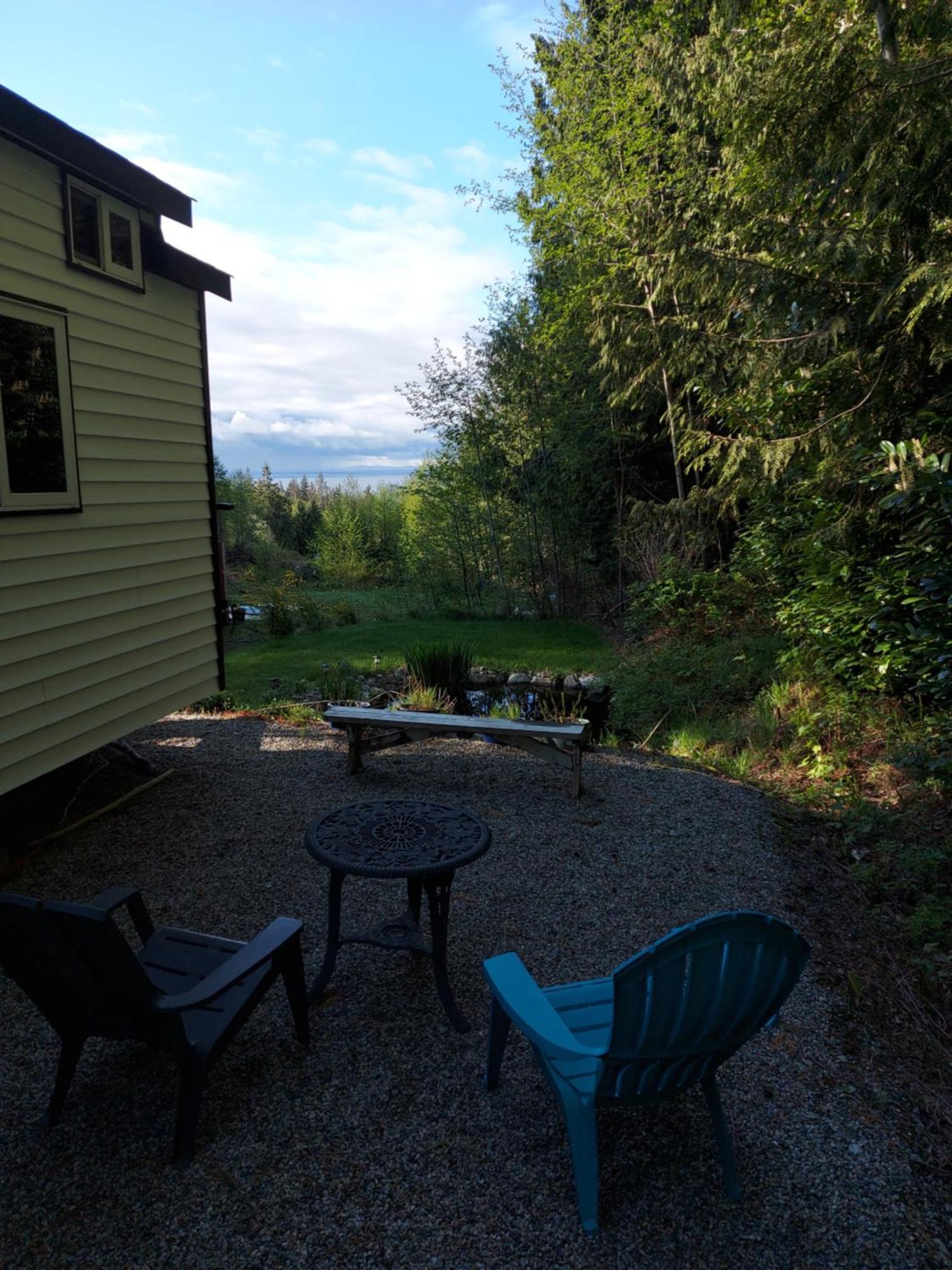 A Tiny Escape Villa Roberts Creek Rum bild